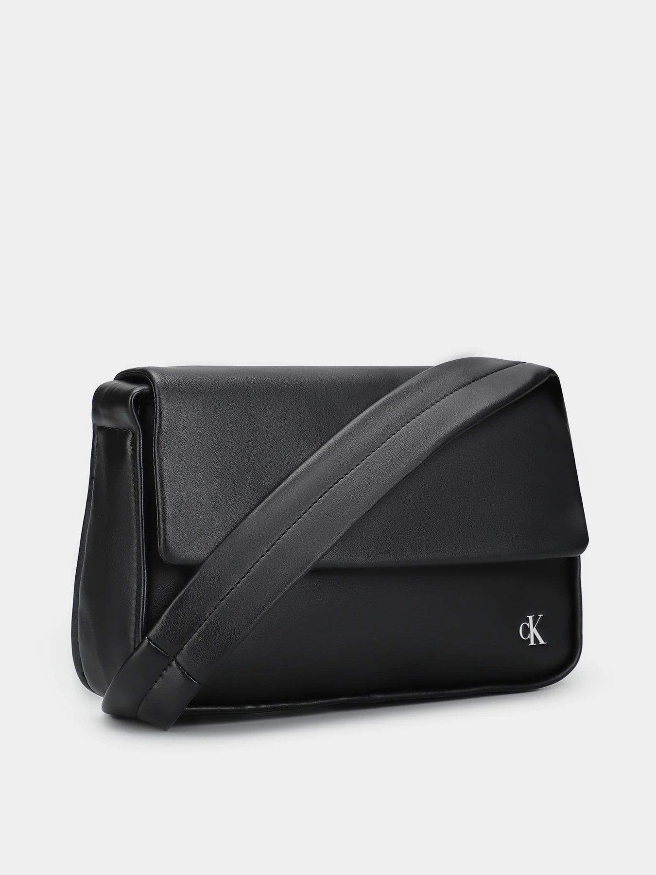 Сумки Calvin Klein Block Flap Shoulderbag25 Pu модель K60K611467-BEH Сумки Calvin Klein Block Flap Shoulderbag25 Pu модель K60K611467-BEH Фото