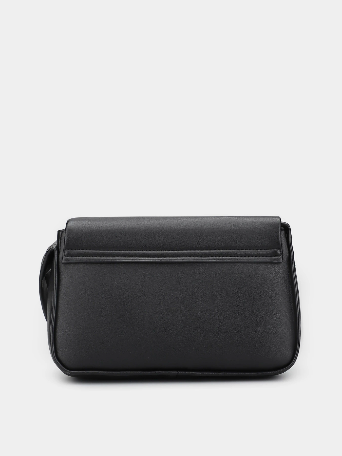 Сумки Calvin Klein Block Flap Shoulderbag25 Pu модель K60K611467-BEH Сумки Calvin Klein Block Flap Shoulderbag25 Pu модель K60K611467-BEH Фото