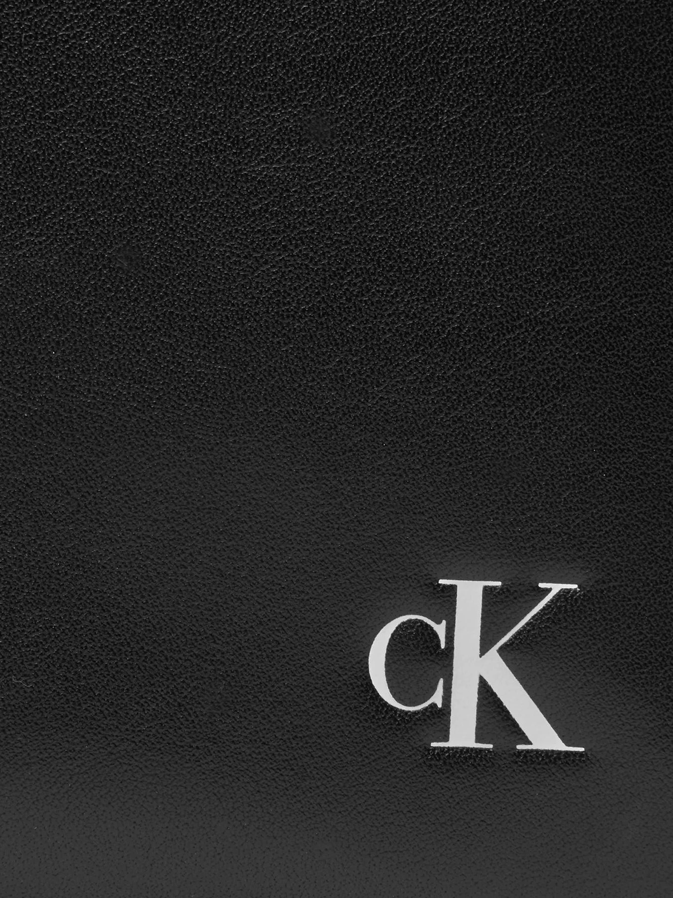 Сумки Calvin Klein Block Sq Camerabag21 Pu модель K60K611468-BEH Сумки Calvin Klein Block Sq Camerabag21 Pu модель K60K611468-BEH Фото