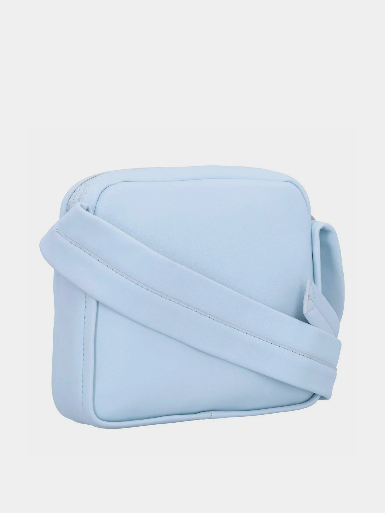 Сумки Calvin Klein Block Sq Camerabag21 Pu модель K60K611468-CYR Сумки Calvin Klein Block Sq Camerabag21 Pu модель K60K611468-CYR Фото