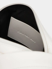 Сумки Calvin Klein Block Sq Camerabag21 Pu модель K60K611468-YAF Фото