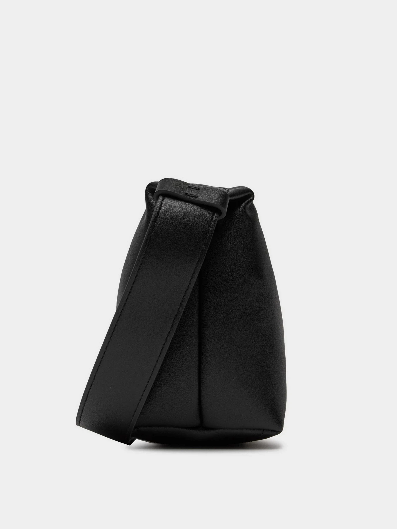 Сумки Calvin Klein Sculpted Shoulderbag22 Mono модель K60K611549-0GL Фото