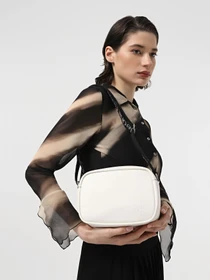 Сумки Calvin Klein Ultralight Dblzip Camerabag21 Pu модель K60K611554-YAF Фото