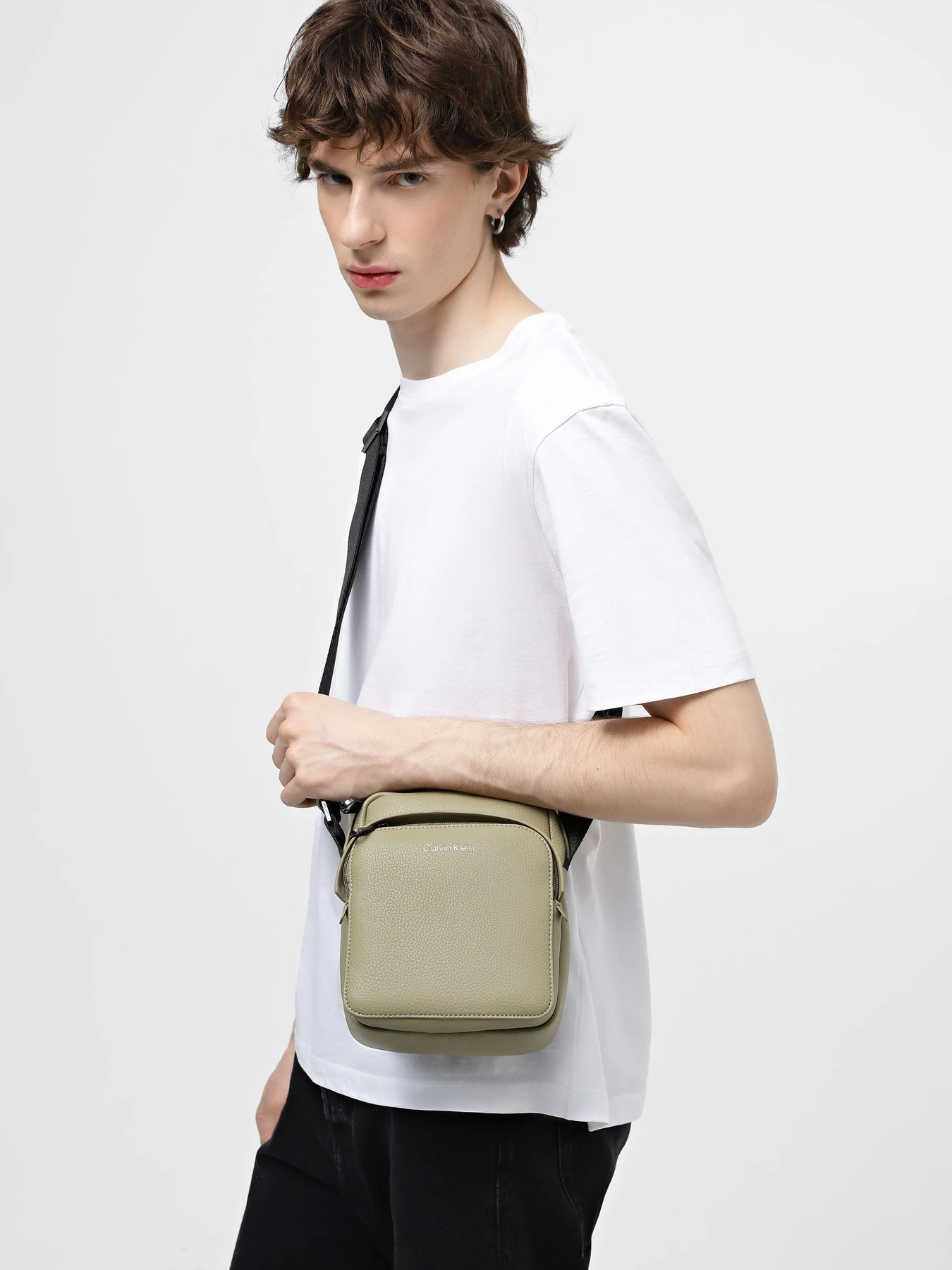 Сумки Calvin Klein Ck Must Reporter S модель K50K511606-MSS Сумки Calvin Klein Ck Must Reporter S модель K50K511606-MSS Фото