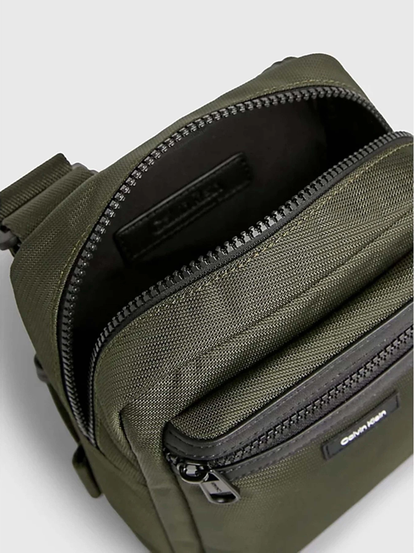 Сумки Calvin Klein Essential модель K50K511639-MRZ Фото