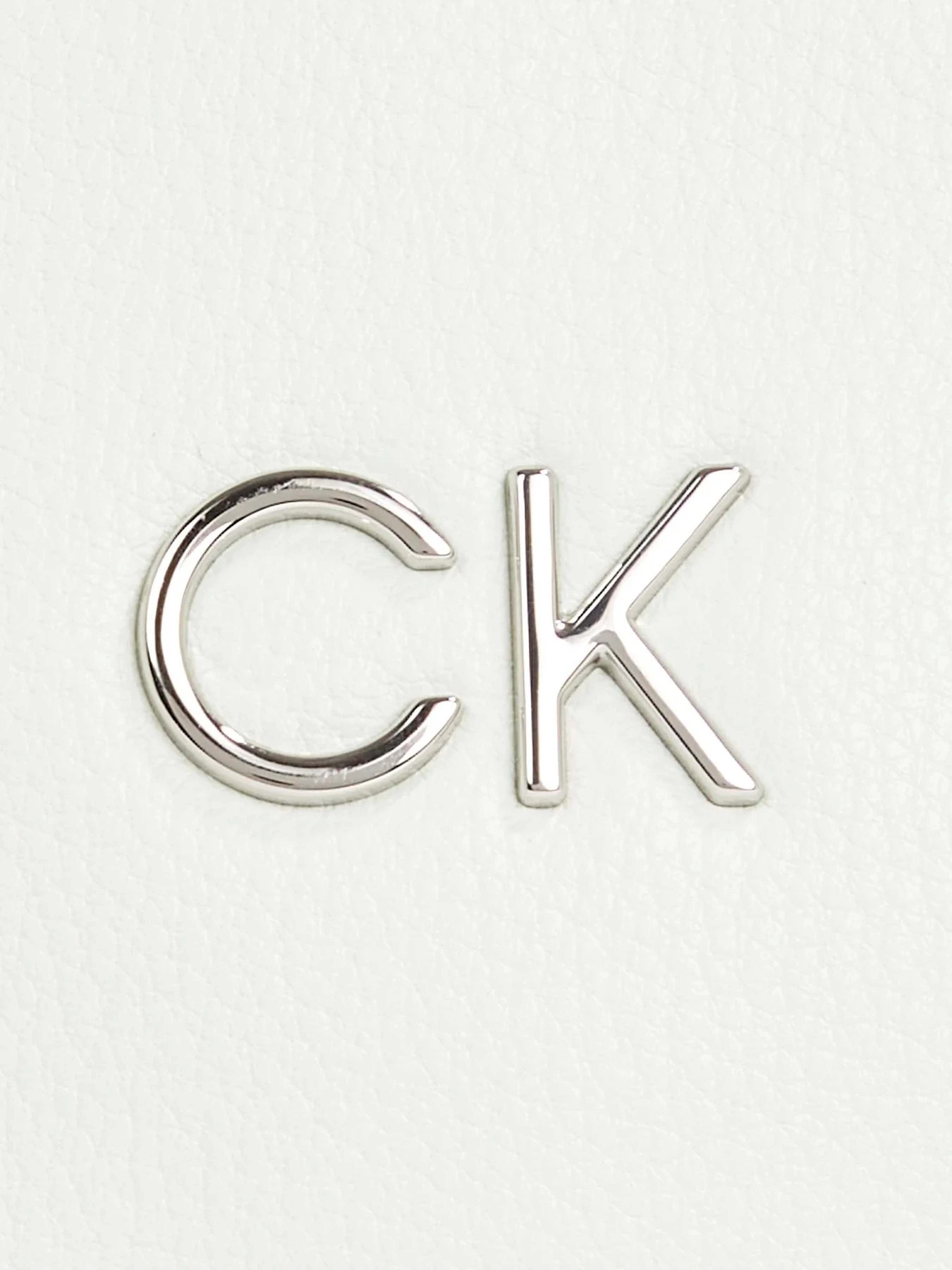 Сумки Calvin Klein Daily Small Dome Pebble модель K60K611761-LIA Фото
