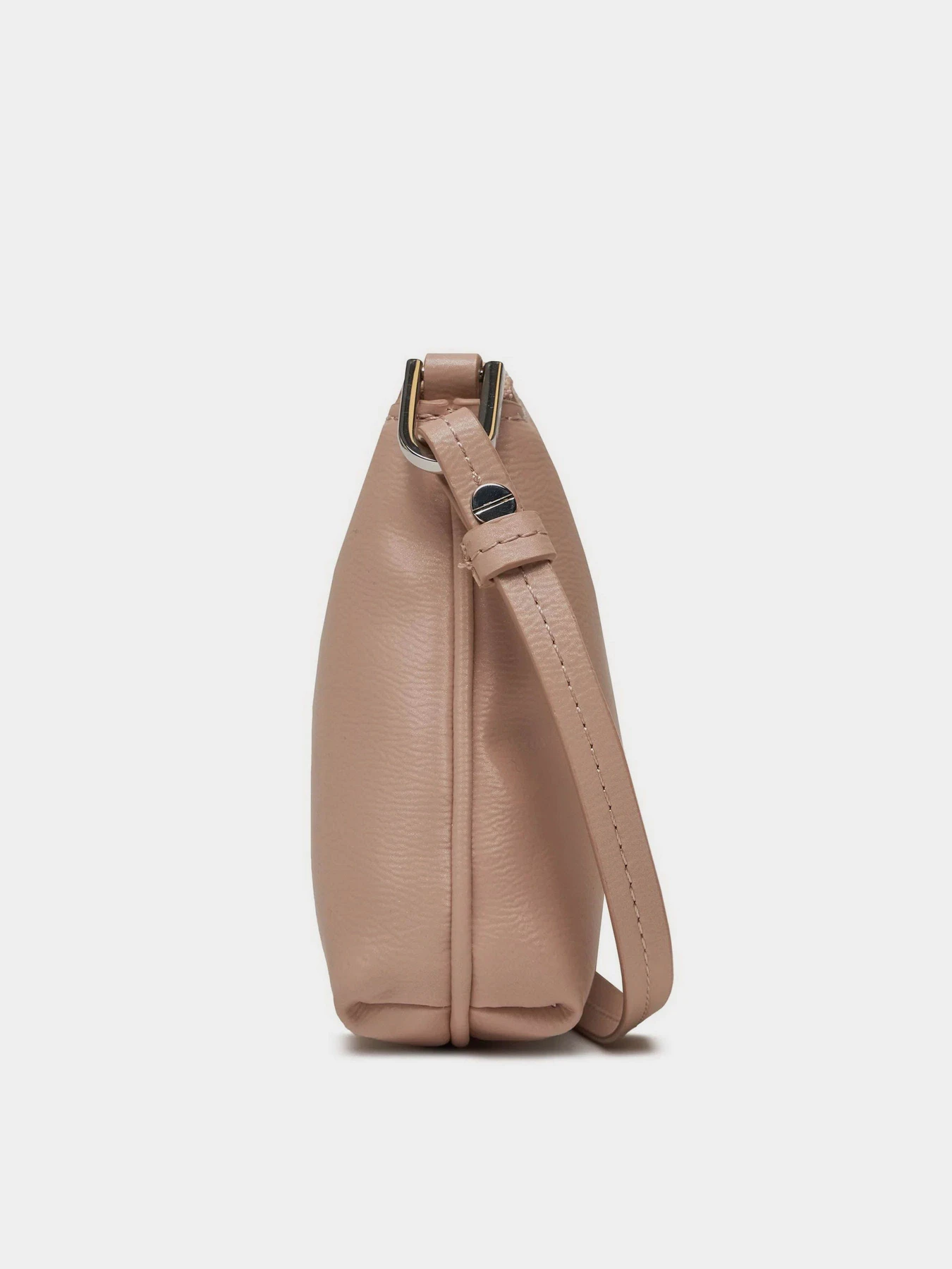 Сумки Calvin Klein Ck Must Soft Crossbody Bag Pearl модель K60K611916-PE1 Сумки Calvin Klein Ck Must Soft Crossbody Bag Pearl модель K60K611916-PE1 Фото