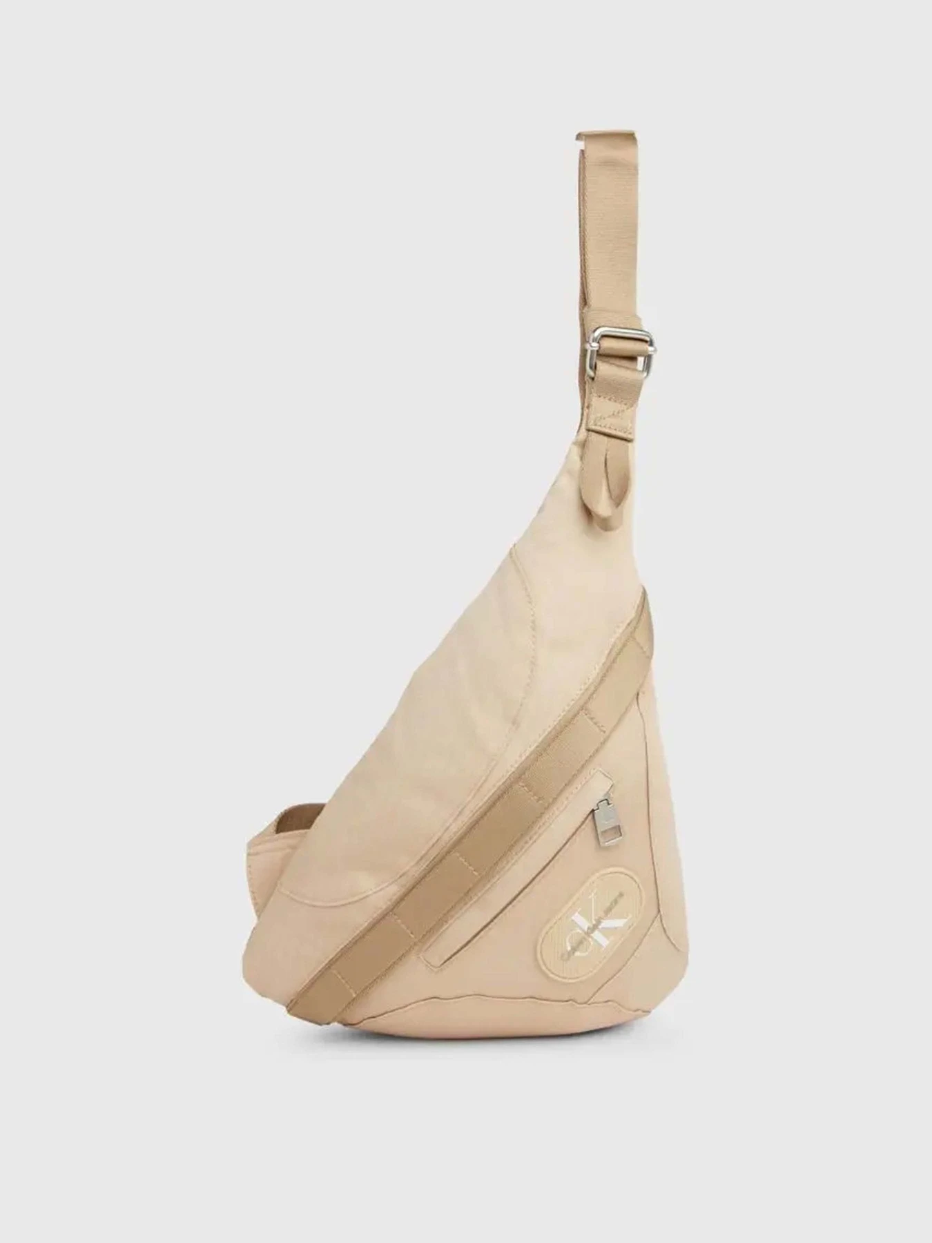 Сумки Calvin Klein Metaforms Rounded Cb Sling38 модель K50K511733-PF2 Фото