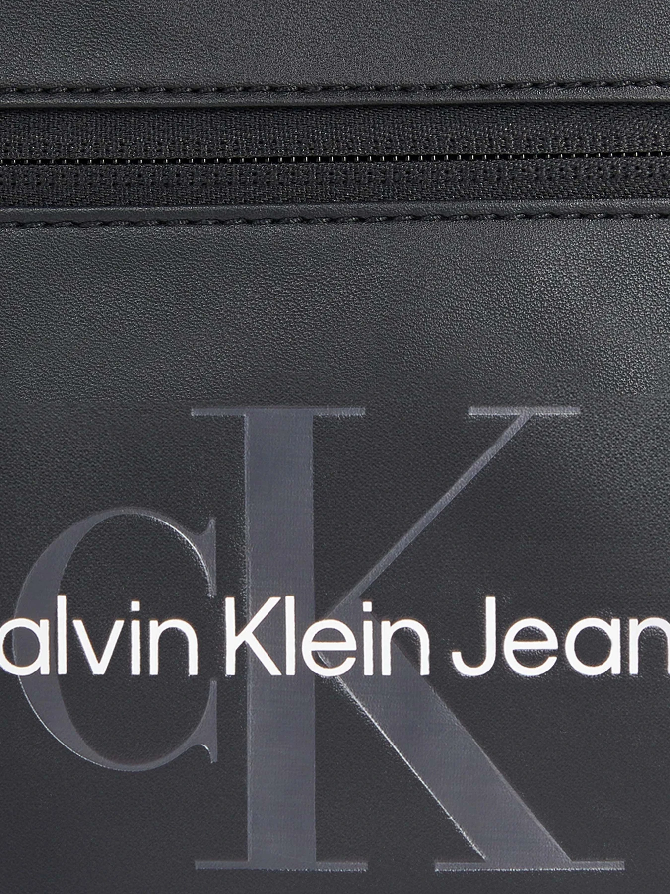 Сумки Calvin Klein Monogram Soft Sq Camera Bag18 модель K50K511826-BEH Фото
