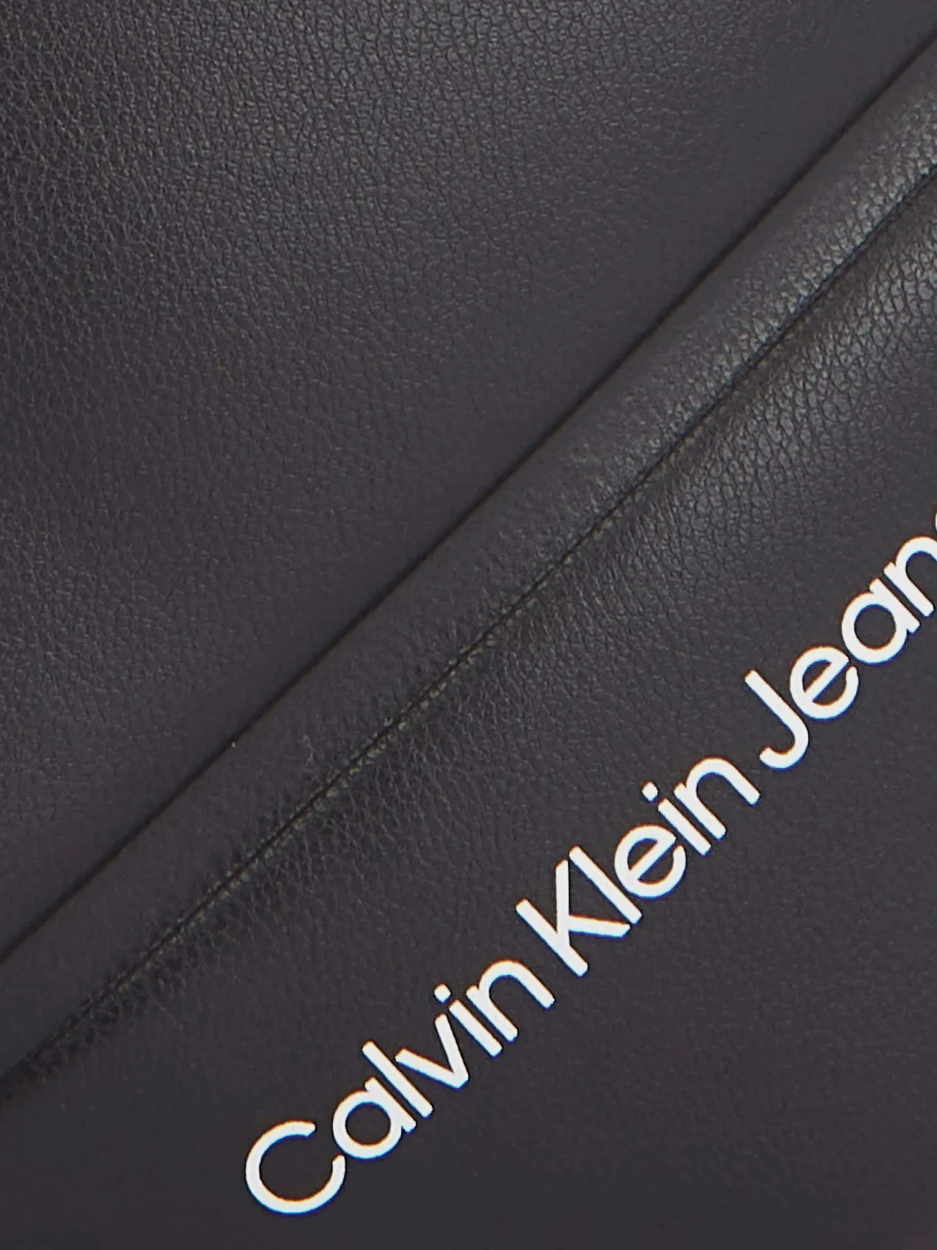 Сумки Calvin Klein Quilted Camerabag18 модель K60K611821-BEH Фото