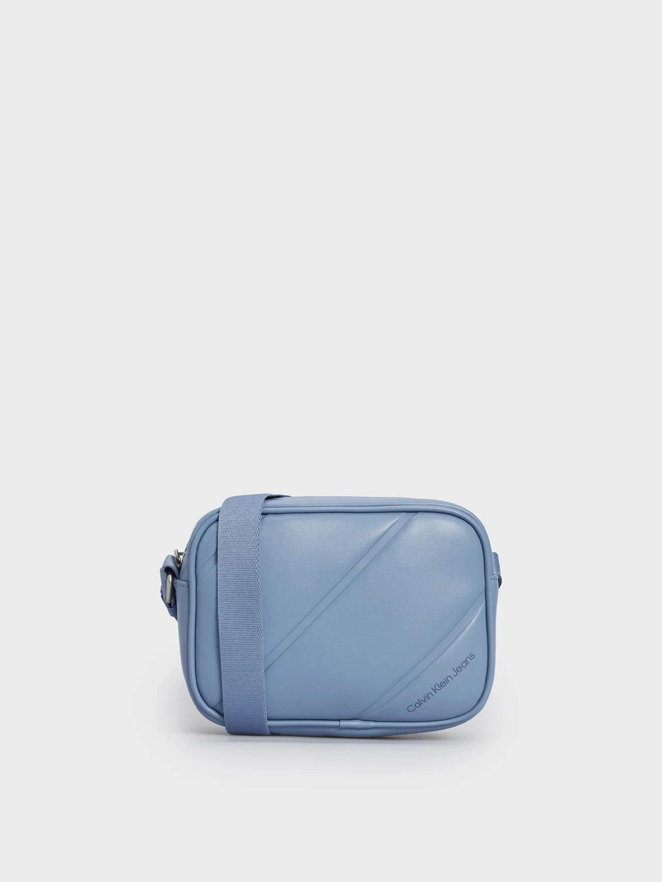 Сумки Calvin Klein Quilted Camerabag18 модель K60K611821-CEZ Сумки Calvin Klein Quilted Camerabag18 модель K60K611821-CEZ Фото