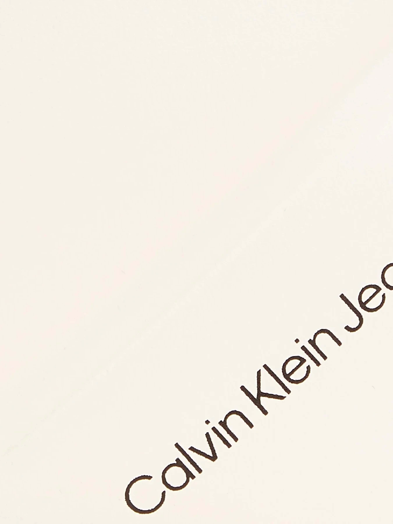 Сумки Calvin Klein Quilted Camerabag18 модель K60K611821-YAN Сумки Calvin Klein Quilted Camerabag18 модель K60K611821-YAN Фото