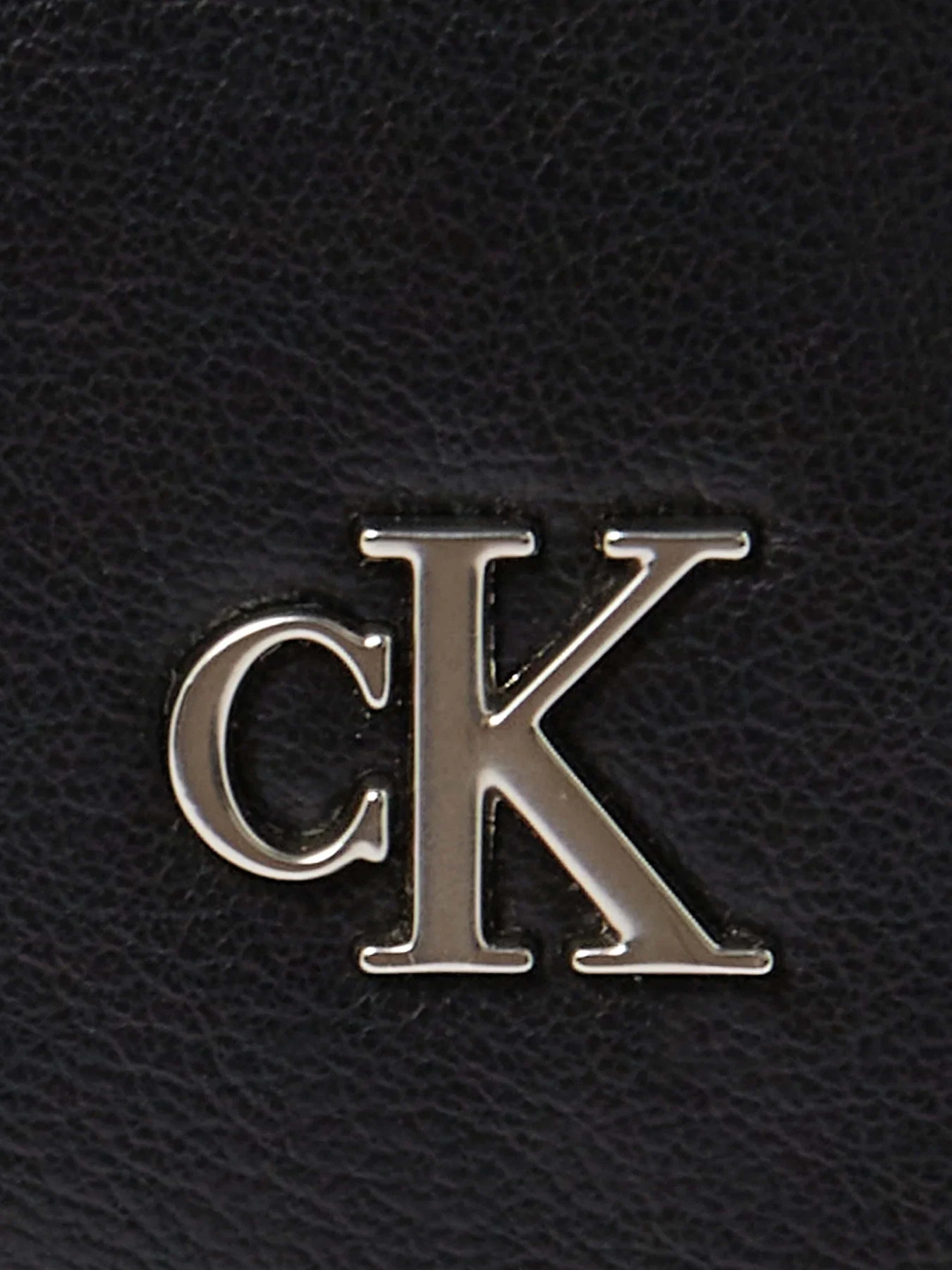 Сумки Calvin Klein Micro Mono Chain Camera Bag18 модель K60K611949-BEH Сумки Calvin Klein Micro Mono Chain Camera Bag18 модель K60K611949-BEH Фото