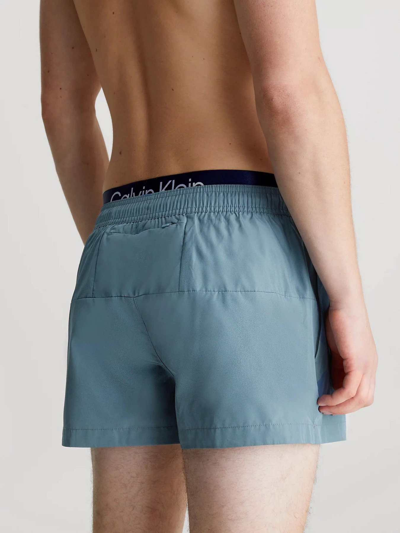 Одежда для пляжа Calvin Klein Underwear Steel модель KM0KM00947-C7Y Одежда для пляжа Calvin Klein Underwear Steel модель KM0KM00947-C7Y Фото