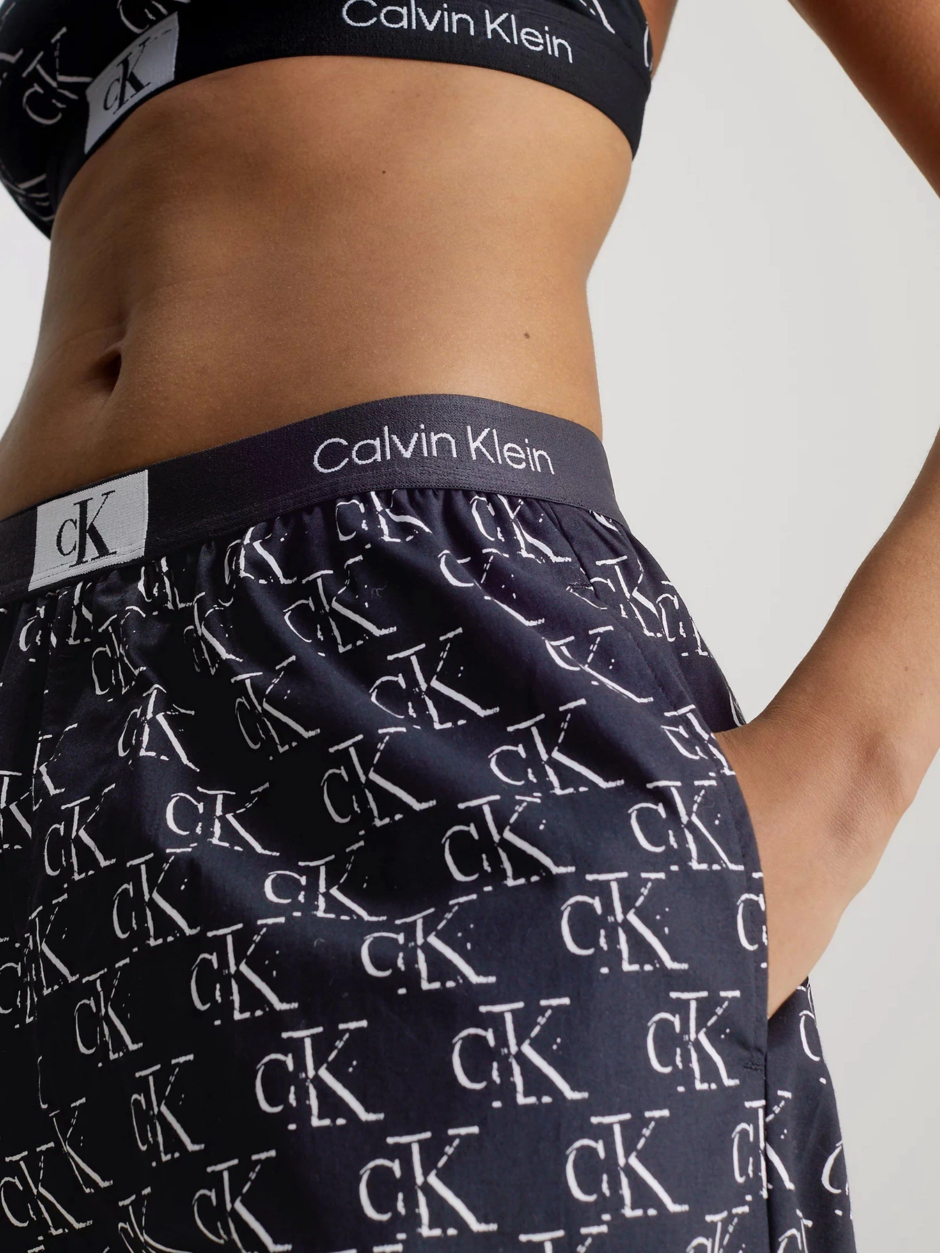 Одежда для дома и сна Calvin Klein Underwear 1996 Wovens Cotton модель 000QS6973E-LOC Одежда для дома и сна Calvin Klein Underwear 1996 Wovens Cotton модель 000QS6973E-LOC Фото