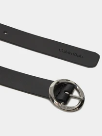 Ремені Calvin Klein Faceted Round Buckle Belt 2.0 модель K60K612211-BEH Фото
