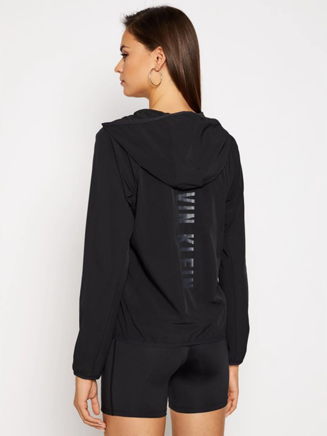 Куртки и дубленки Calvin Klein модель 00GWF0O508-002 Куртки и дубленки Calvin Klein модель 00GWF0O508-002 Фото