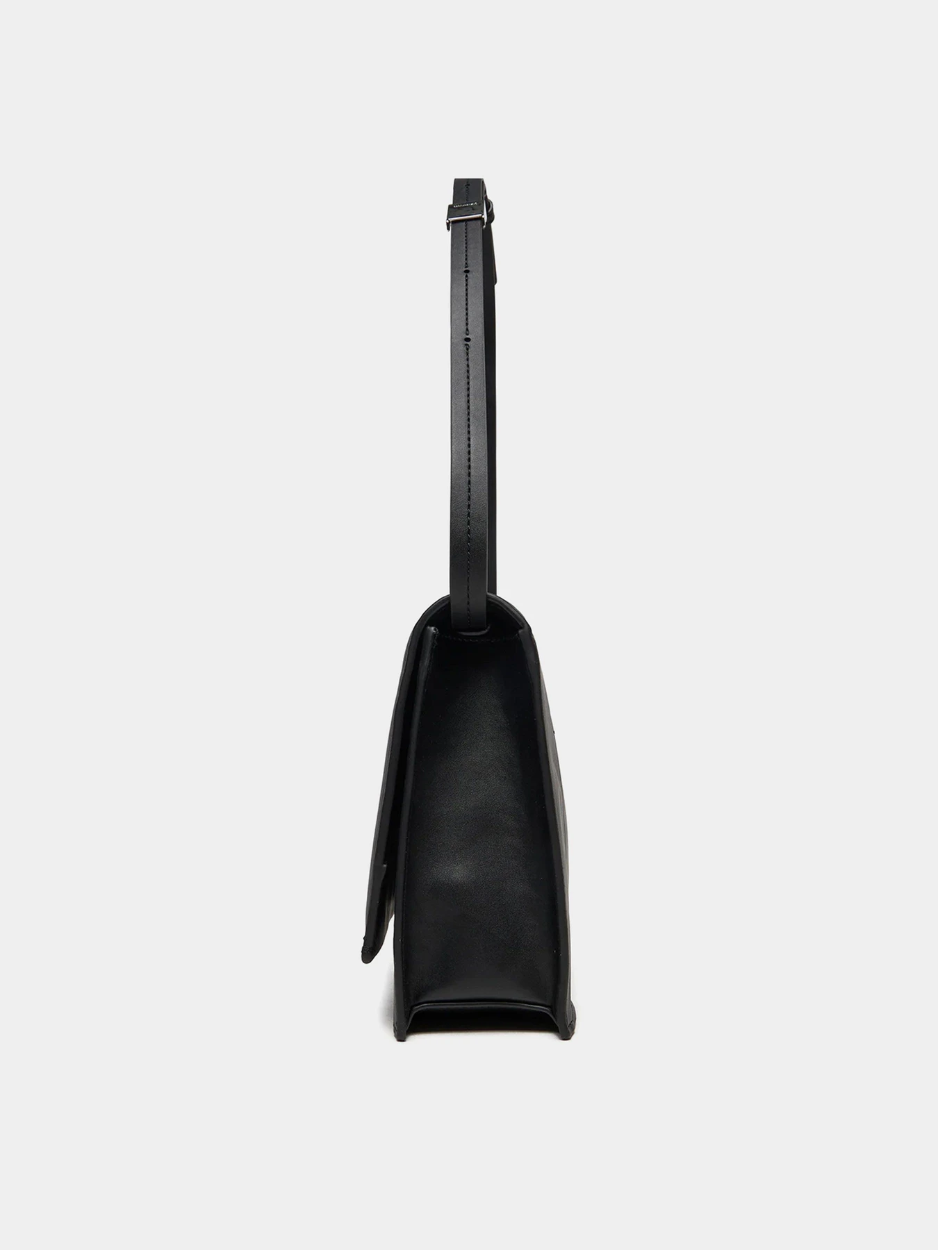 Сумки Calvin Klein Linear Shoulder модель K60K612158-BEH Сумки Calvin Klein Linear Shoulder модель K60K612158-BEH Фото