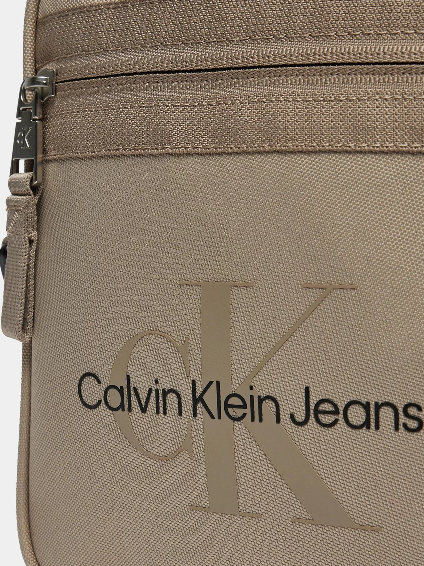 Сумки Calvin Klein Sport Essentials Reporter18 модель K50K511098-PBF Сумки Calvin Klein Sport Essentials Reporter18 модель K50K511098-PBF Фото