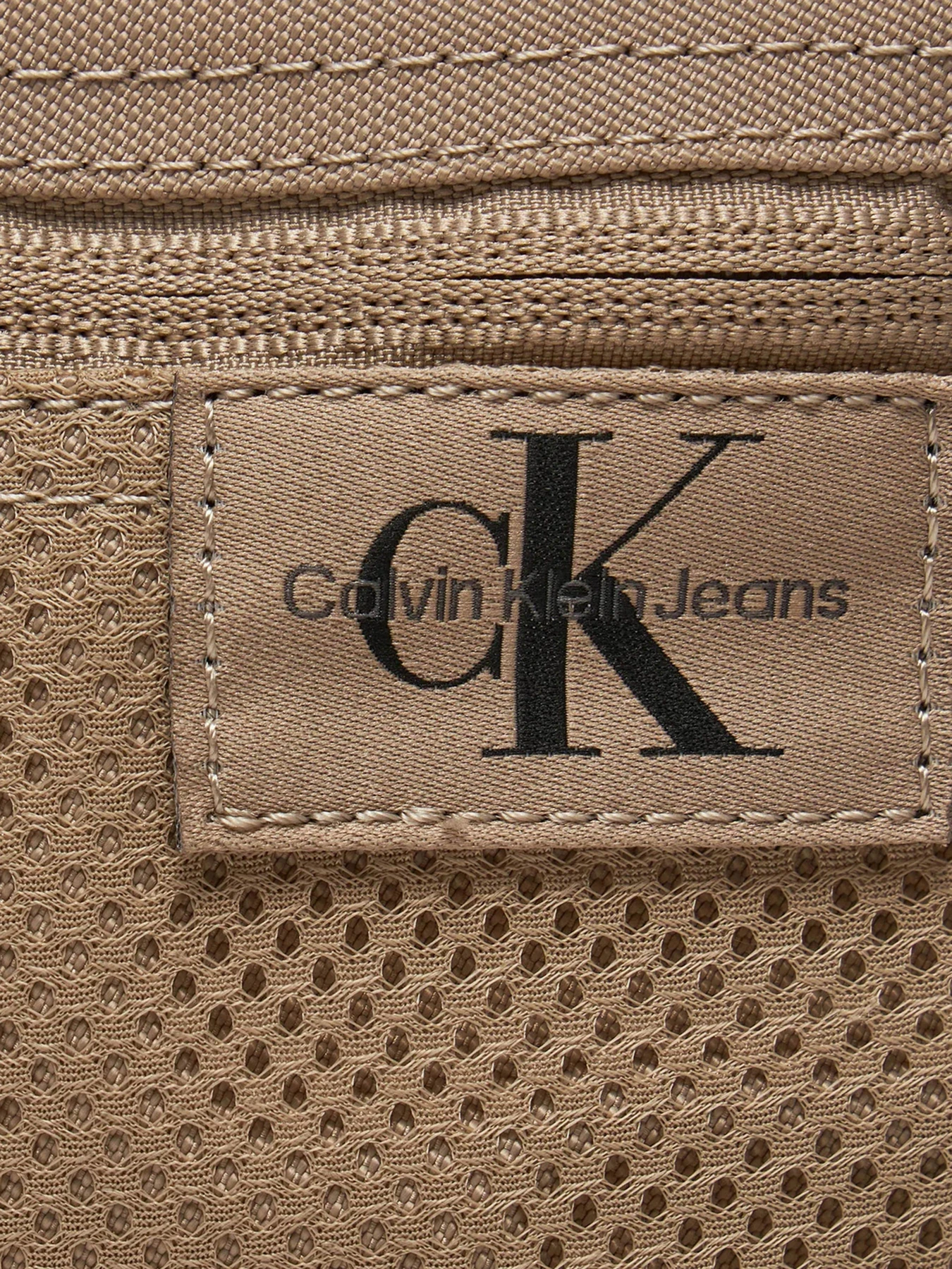 Сумки Calvin Klein Sport Essentials модель K50K512017-RAG Сумки Calvin Klein Sport Essentials модель K50K512017-RAG Фото