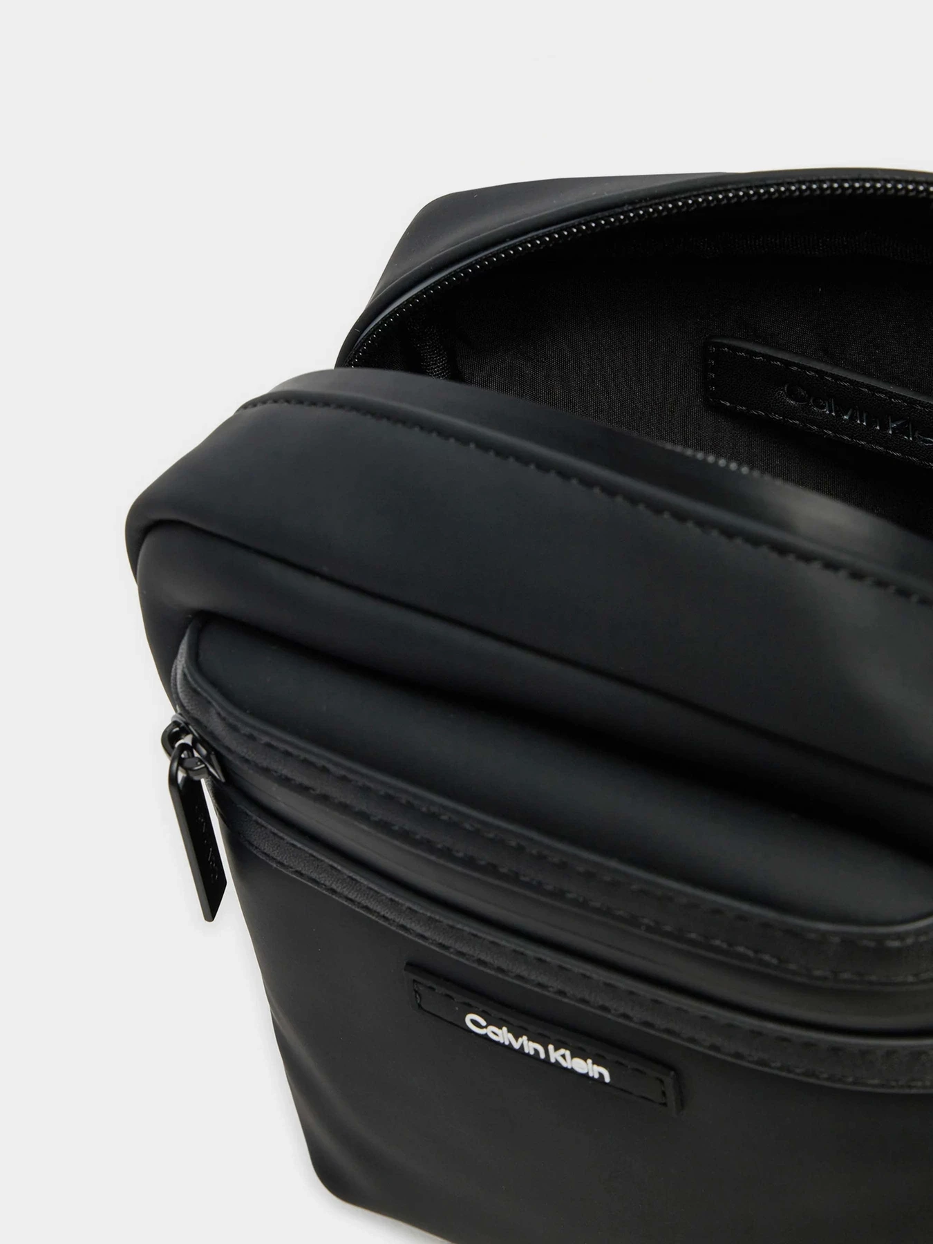 Сумки Calvin Klein Essential Conv Reporter модель K50K512235-BEH Фото