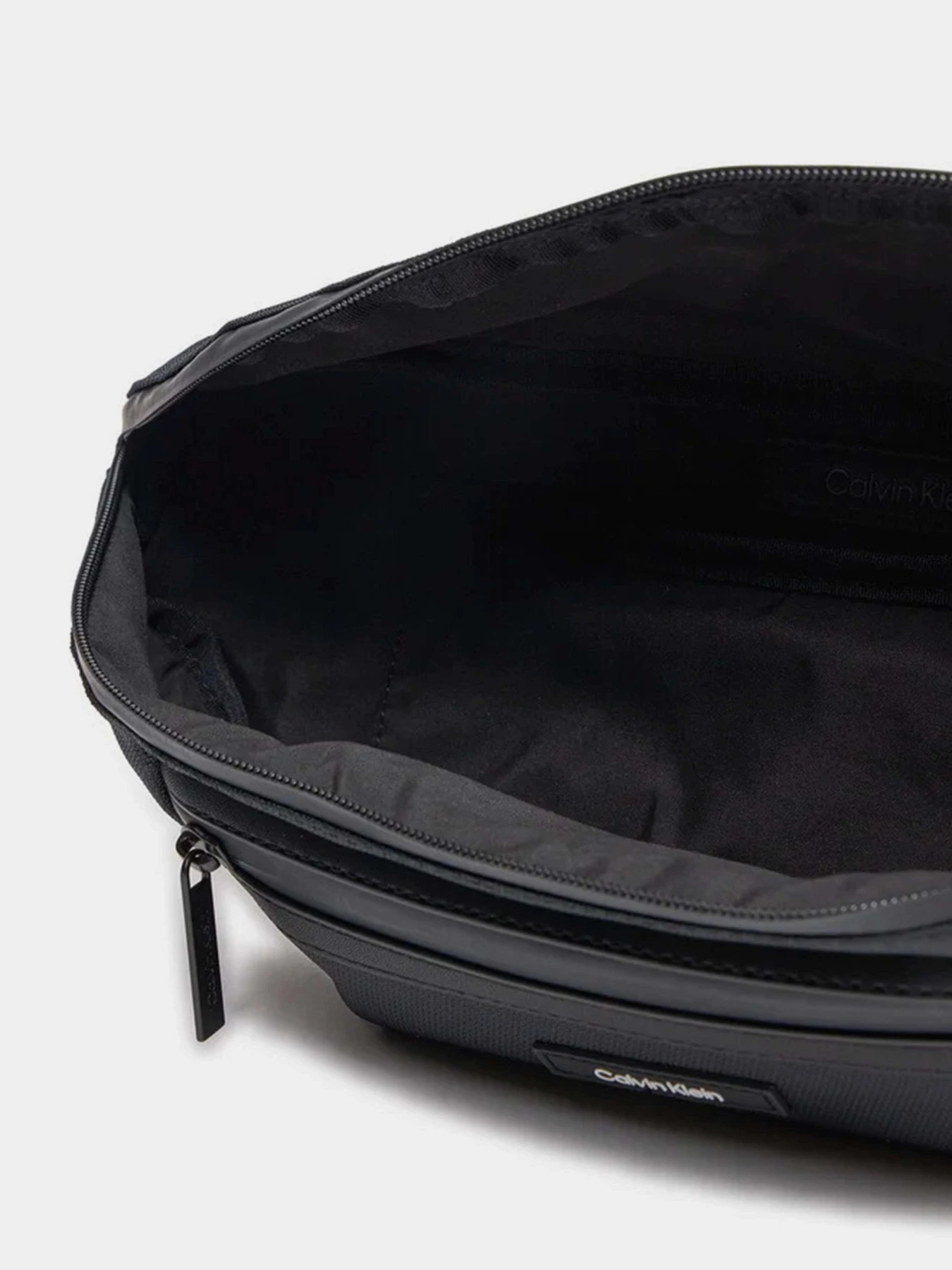 Сумки Calvin Klein Essential модель K50K512229-BEH Сумки Calvin Klein Essential модель K50K512229-BEH Фото