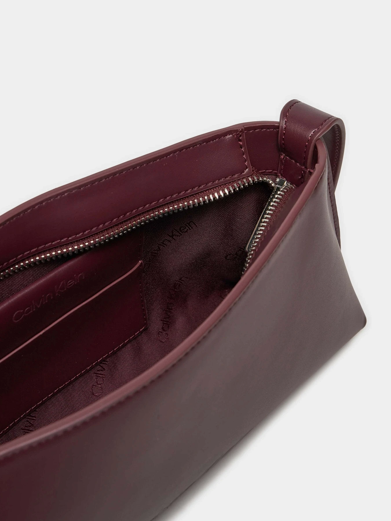 Сумки Calvin Klein Embossed Logo модель K60K612550-VLP Сумки Calvin Klein Embossed Logo модель K60K612550-VLP Фото