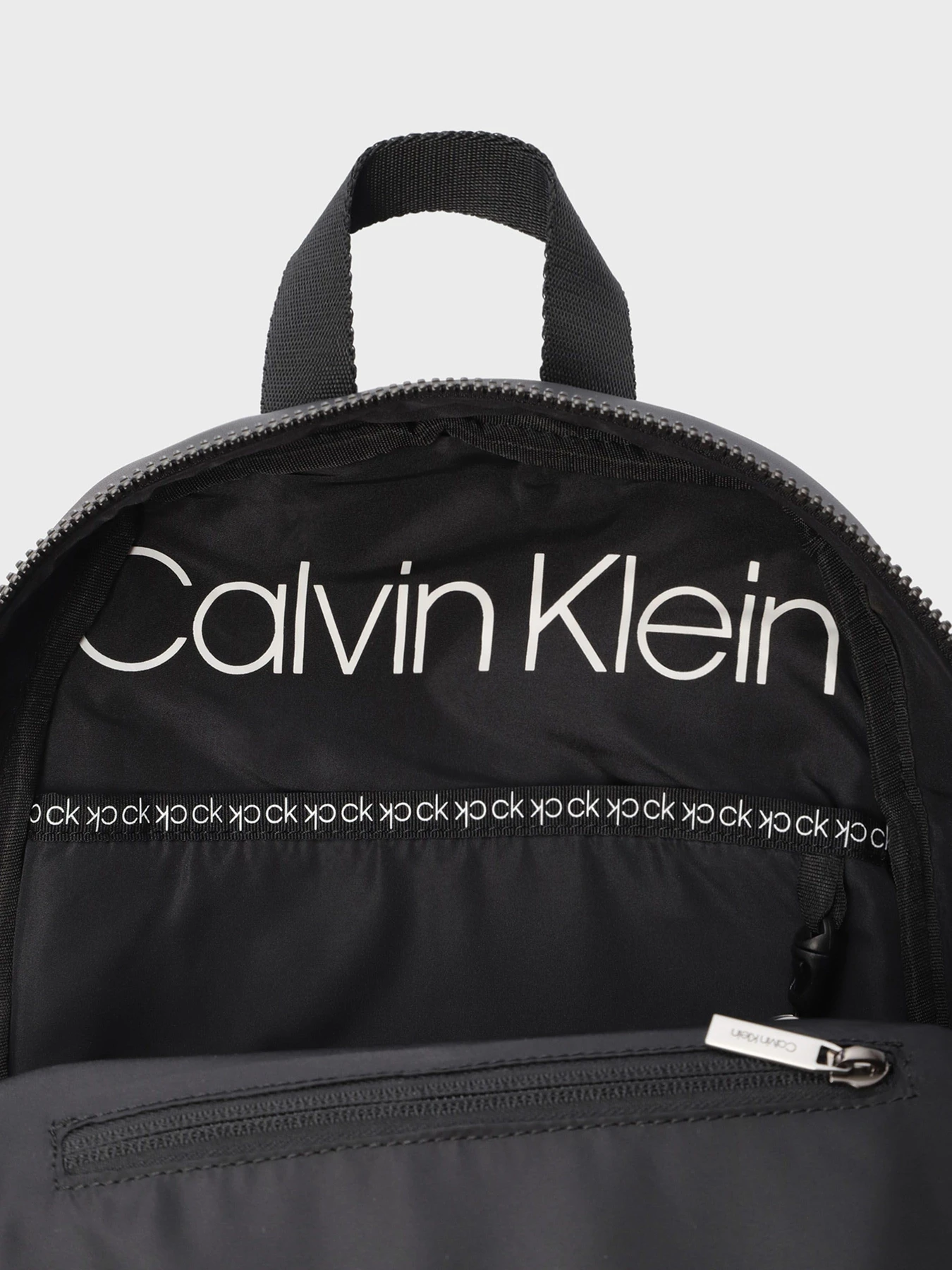 Рюкзаки Calvin Klein модель K50K505675_BAX0 Рюкзаки Calvin Klein модель K50K505675_BAX0 Фото