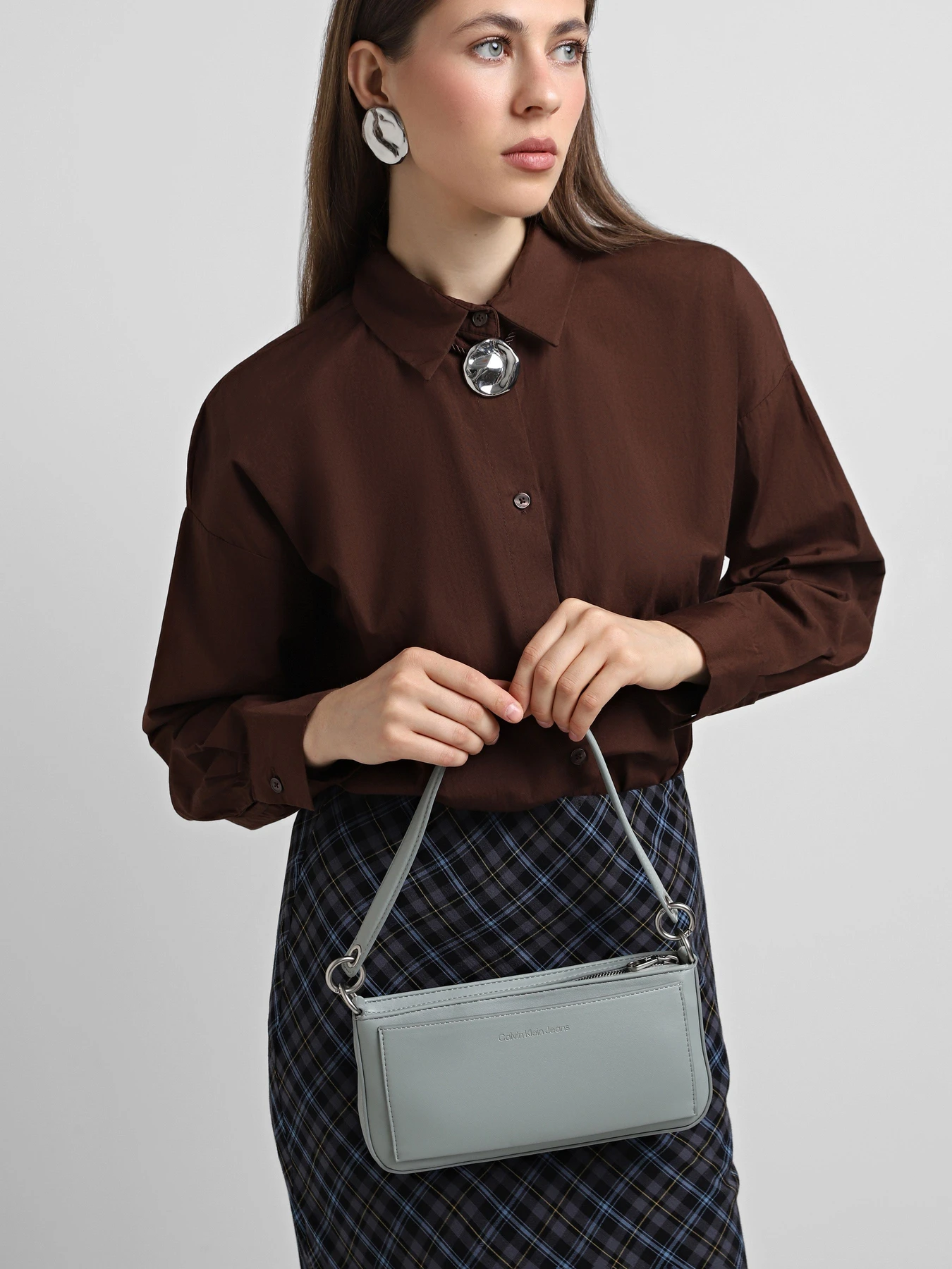 Сумки Calvin Klein Sculpted Shoulder модель K60K612725-PFF Сумки Calvin Klein Sculpted Shoulder модель K60K612725-PFF Фото