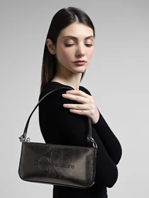 Сумки Calvin Klein Sculpted Shoulder модель K60K612732-ADA Фото