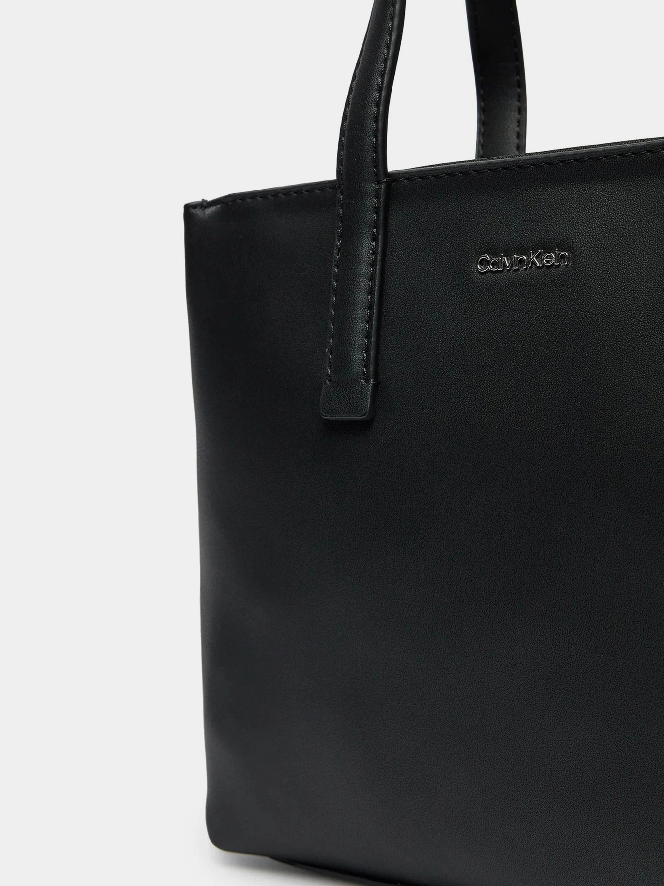 Сумки Calvin Klein Ck Must Small Tote модель K60K612904-BEH Сумки Calvin Klein Ck Must Small Tote модель K60K612904-BEH Фото