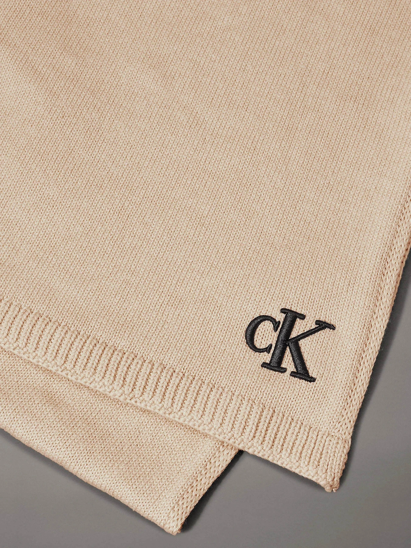 Шарфи та хустки Calvin Klein Seasonal модель K60K612662-PAS Фото