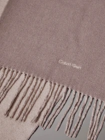 Шарфы и платки Calvin Klein Fringes Two Tones модель K60K612705-PA0 Фото