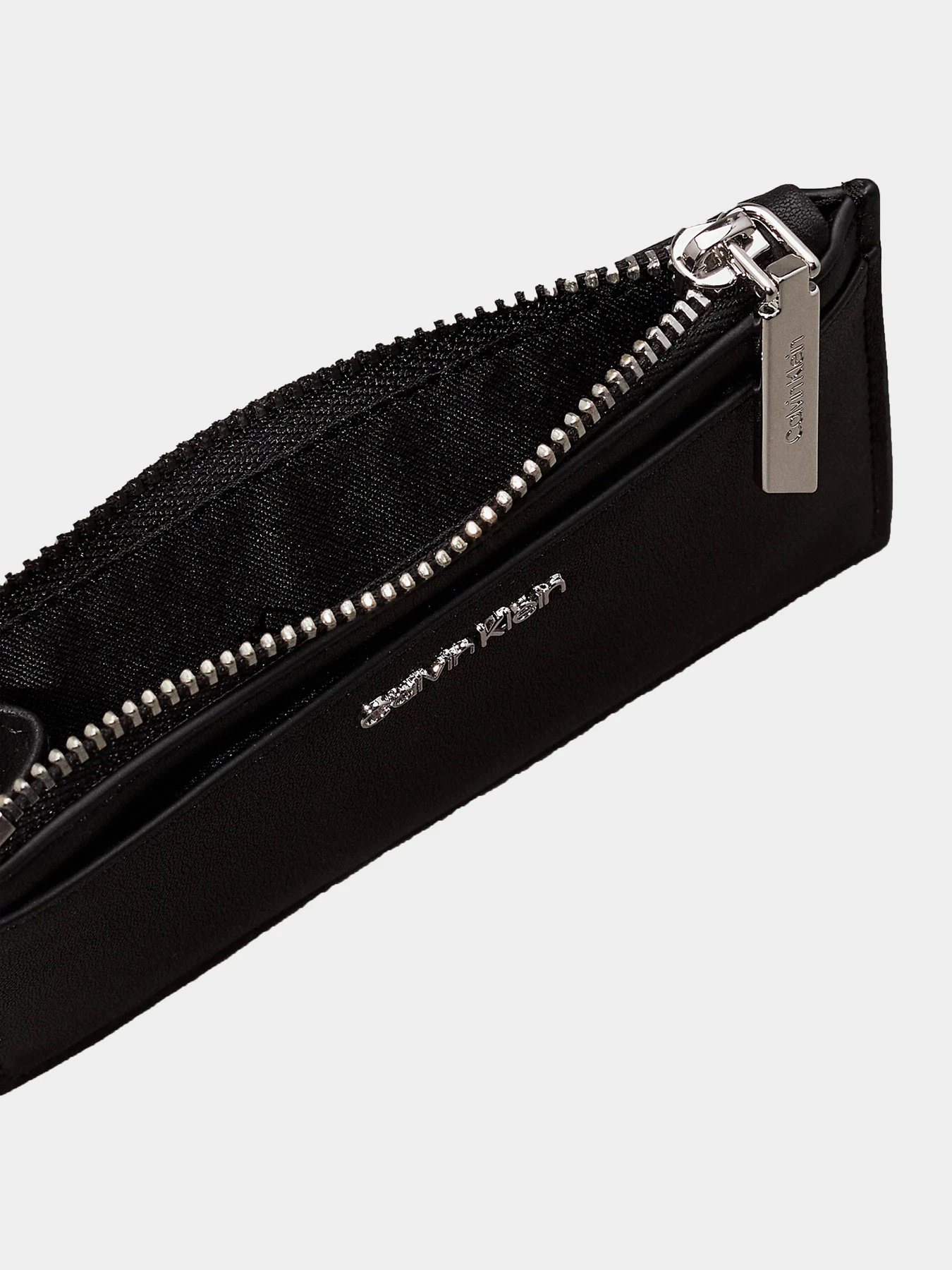Кошельки Calvin Klein Must Cardholder модель K60K611095-BAX Кошельки Calvin Klein Must Cardholder модель K60K611095-BAX Фото