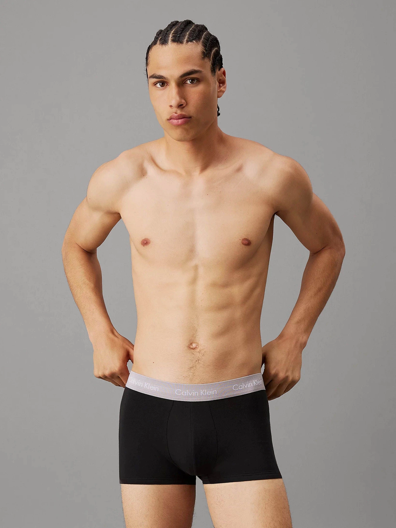 Нижнее белье Calvin Klein Underwear 3p Low Rise Trunk модель 0000U2664G-QRV Нижнее белье Calvin Klein Underwear 3p Low Rise Trunk модель 0000U2664G-QRV Фото