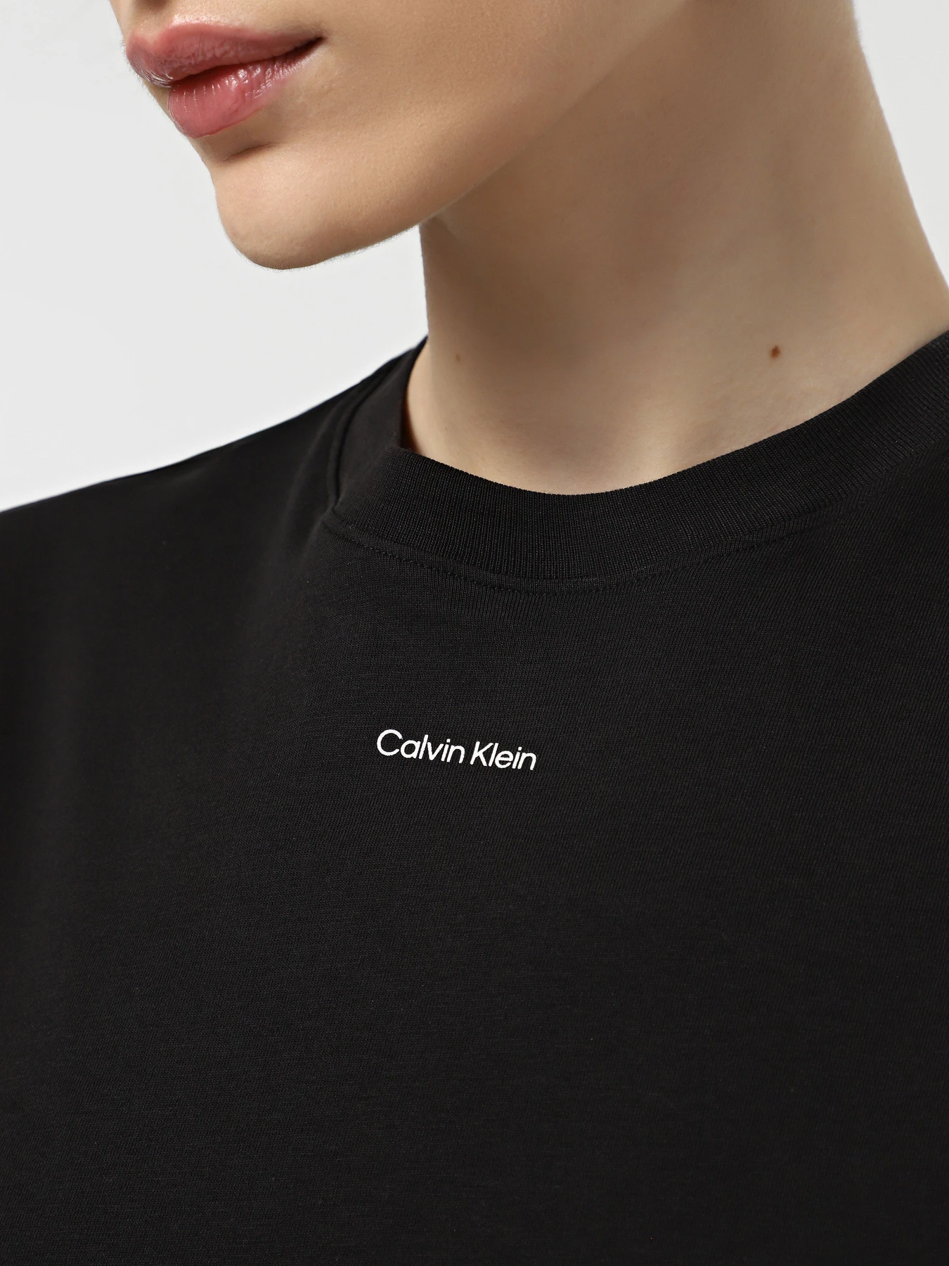 Футболки и поло Calvin Klein Nano Logo модель K20K207519-BEH Футболки и поло Calvin Klein Nano Logo модель K20K207519-BEH Фото