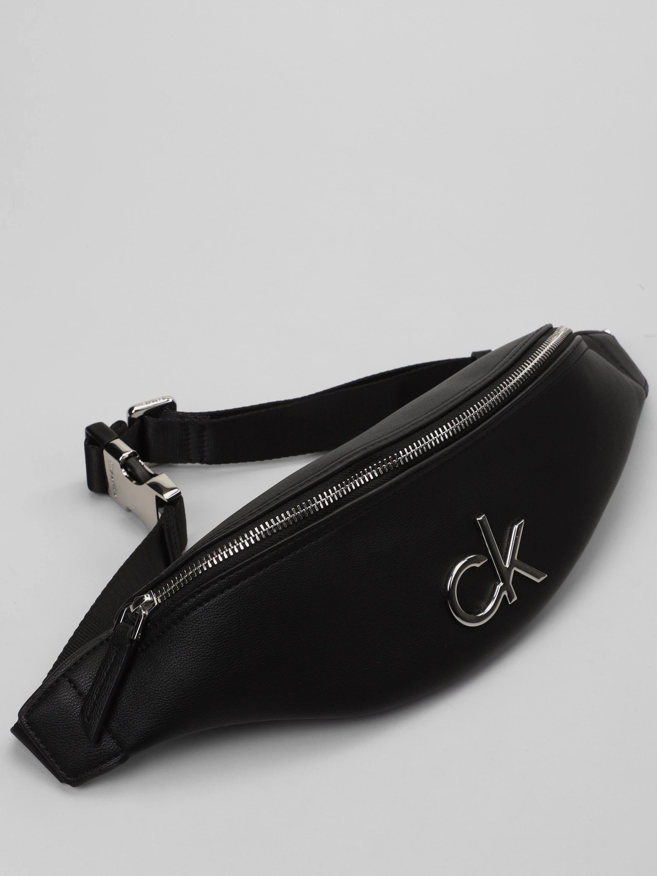 Сумки Calvin Klein Re-Lock модель K60K606778_BAX0 Сумки Calvin Klein Re-Lock модель K60K606778_BAX0 Фото