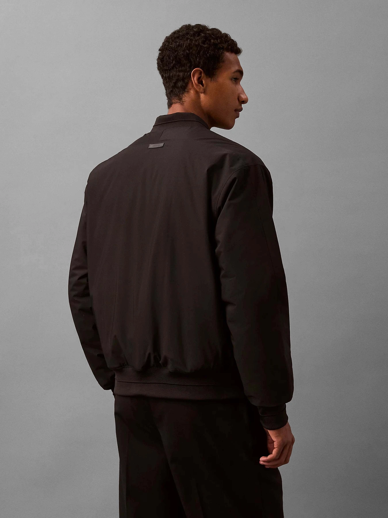 Куртки и дубленки Calvin Klein Ls Sport Hero модель 00040EM567-UB1 Куртки и дубленки Calvin Klein Ls Sport Hero модель 00040EM567-UB1 Фото