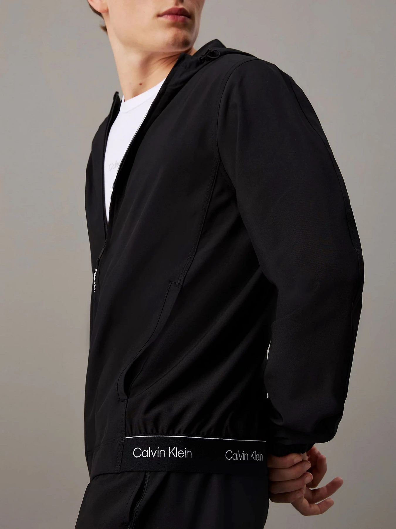 Куртки и дубленки Calvin Klein Modern Sport модель 00GMS4O525-BAE Фото