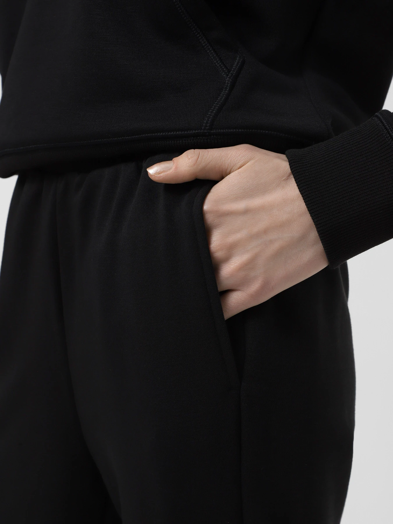 Брюки Calvin Klein Essentials модель 00GWF4P601-BAE Фото