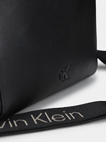 Сумки Calvin Klein модель K60K612711-BEH Фото