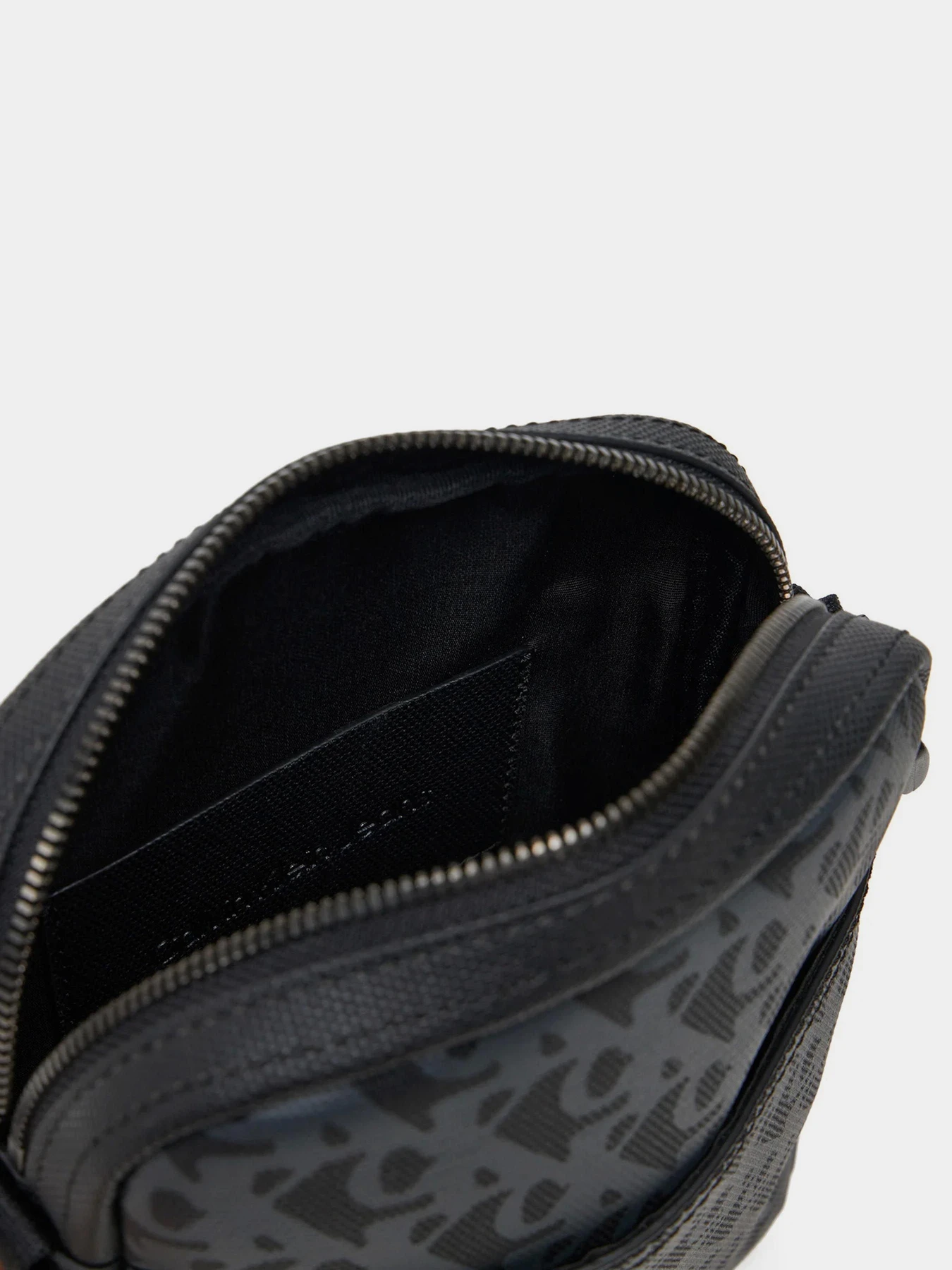 Сумки Calvin Klein модель LV04G3115G-UB1 Сумки Calvin Klein модель LV04G3115G-UB1 Фото