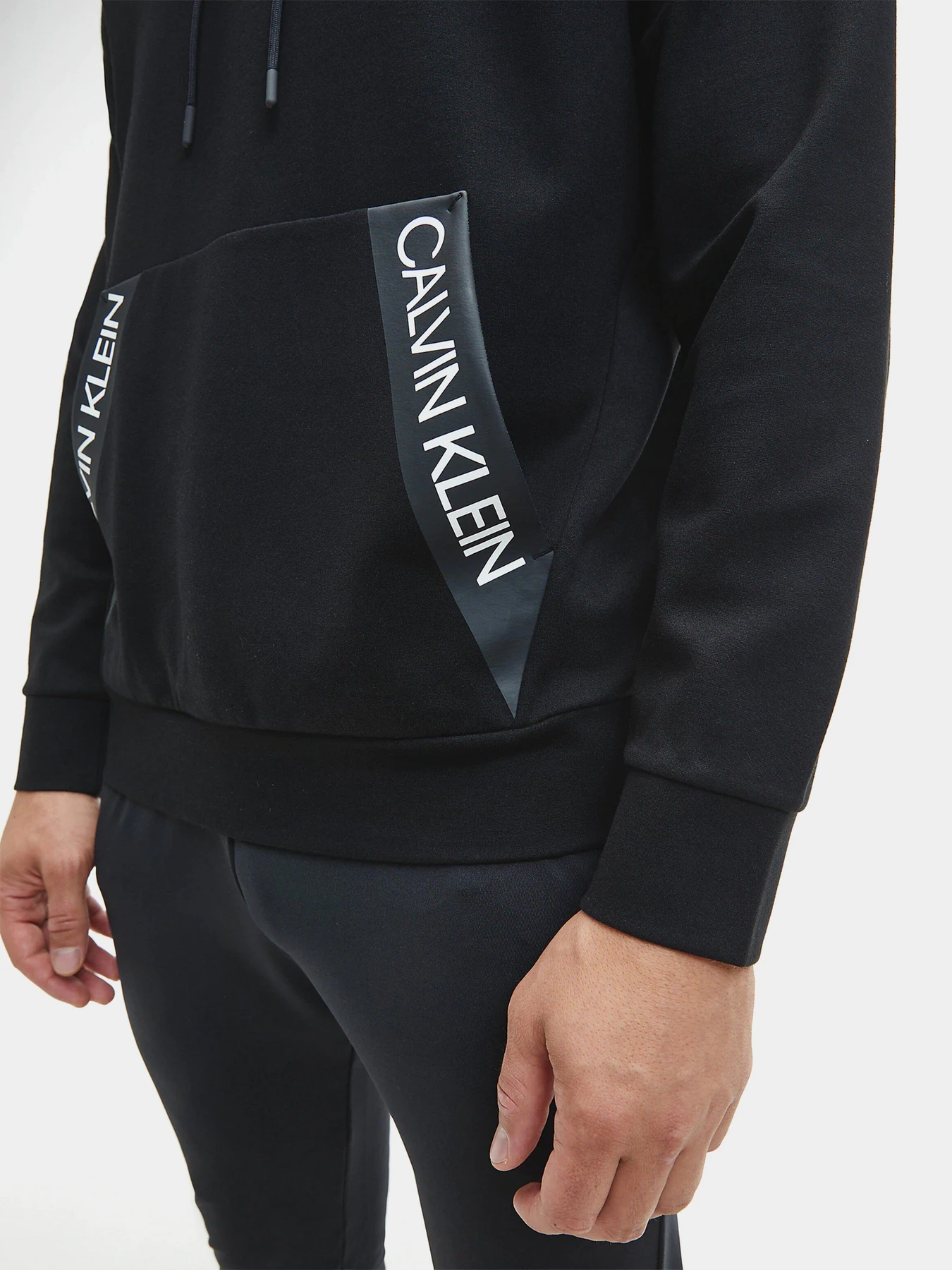 Худи и свитшоты Calvin Klein CK Performance модель 00GMF0W310-007 Худи и свитшоты Calvin Klein CK Performance модель 00GMF0W310-007 Фото