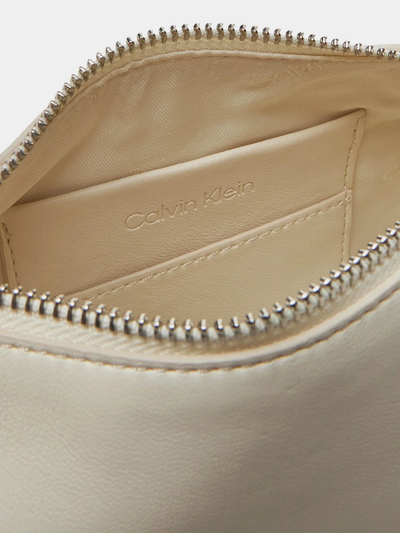 Сумки Calvin Klein модель K60K613027-67U Сумки Calvin Klein модель K60K613027-67U Фото