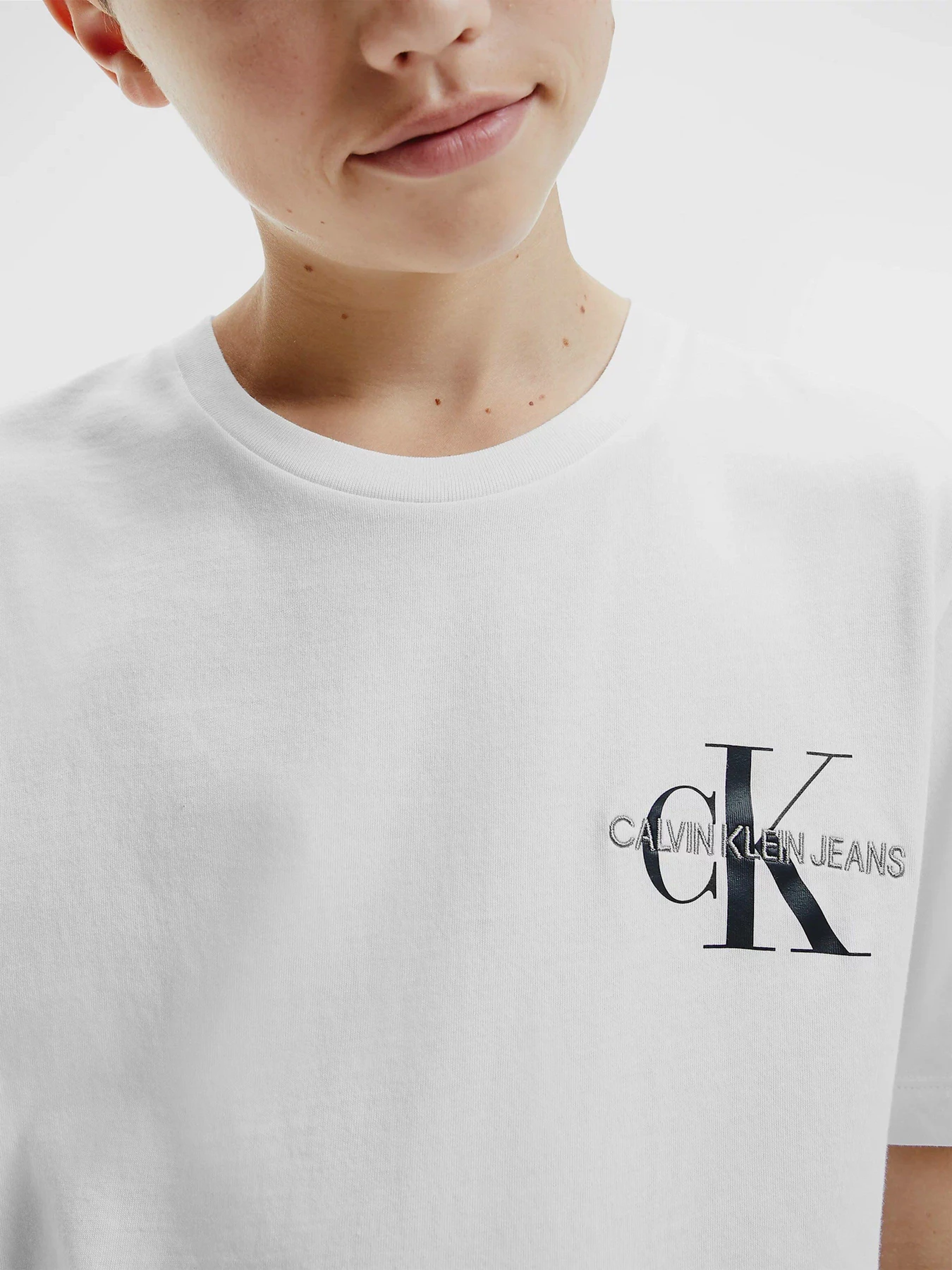 Футболки и поло Calvin Klein модель IB0IB00612-YAF Футболки и поло Calvin Klein модель IB0IB00612-YAF Фото