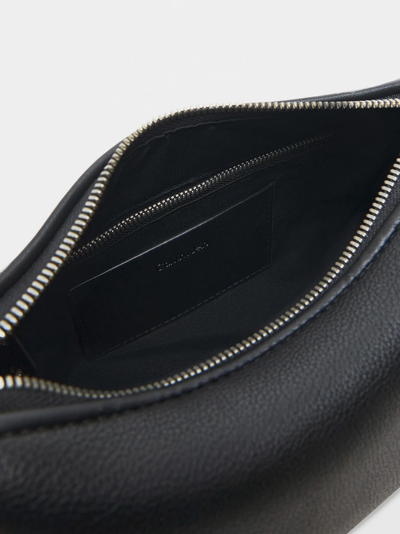 Сумки Calvin Klein модель LV04K3082G-BAE Сумки Calvin Klein модель LV04K3082G-BAE Фото