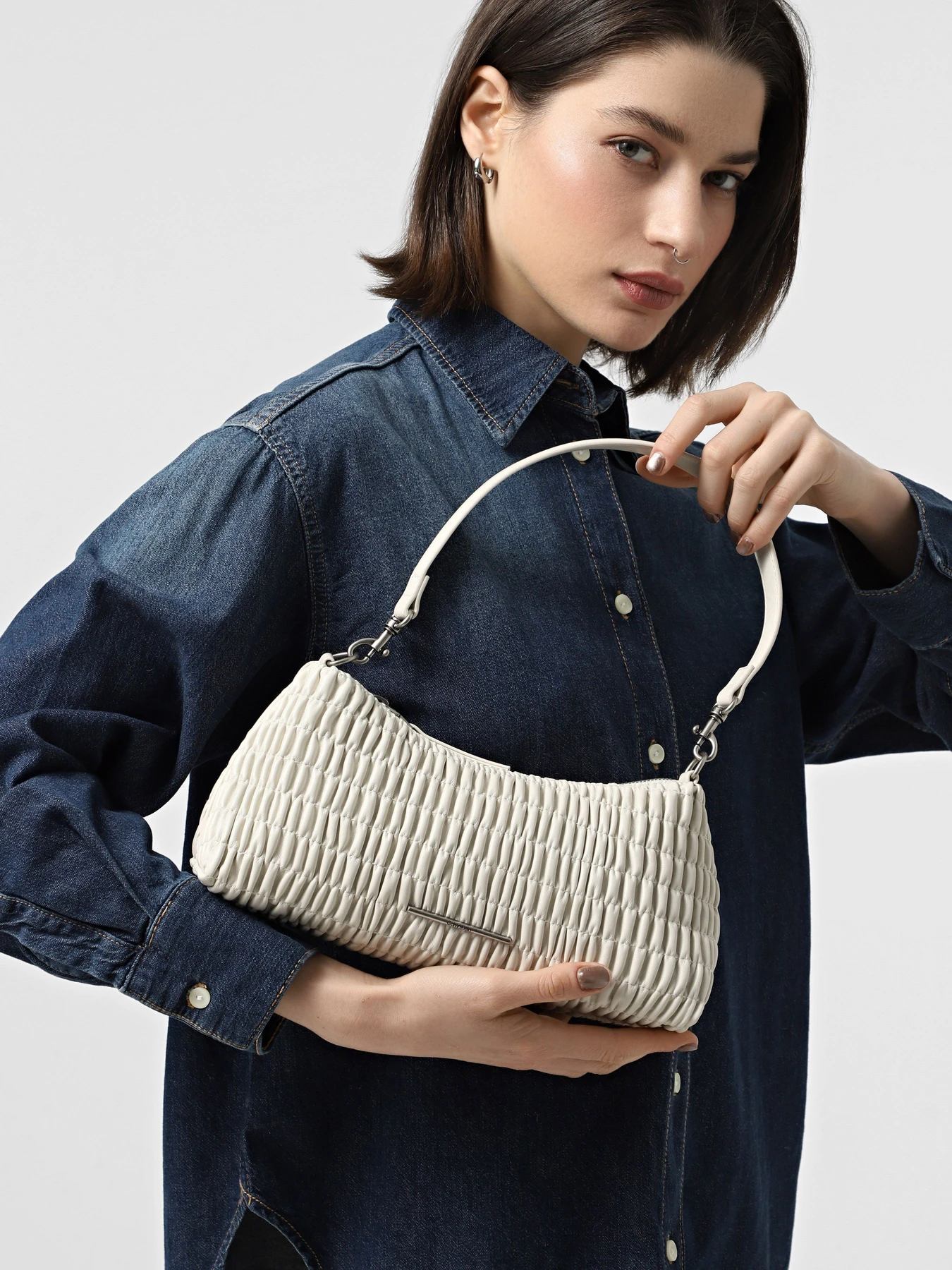 Сумки Calvin Klein модель LV04K3088G-67U Сумки Calvin Klein модель LV04K3088G-67U Фото