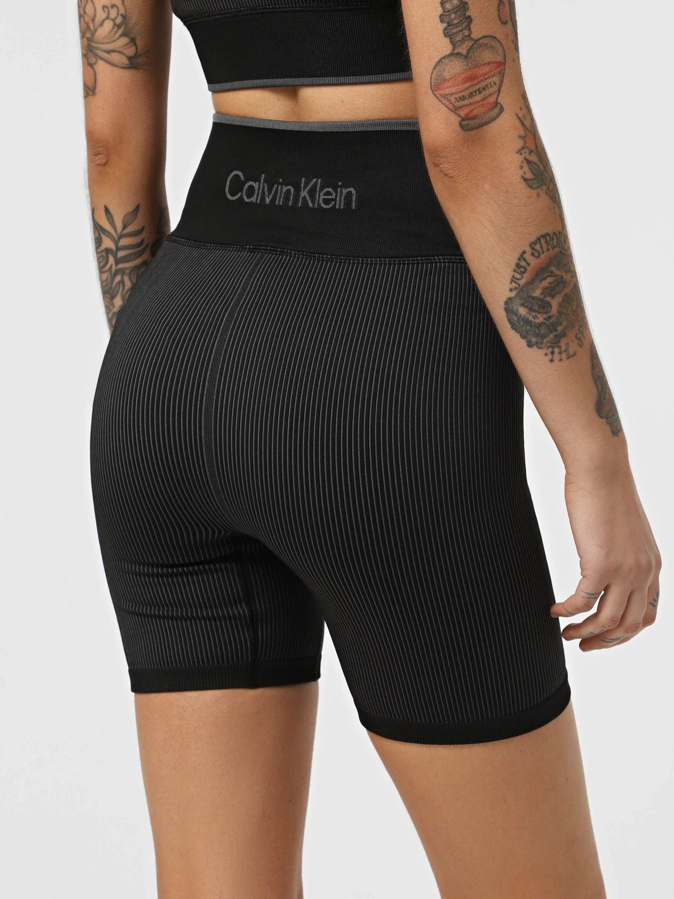 Шорты Calvin Klein модель 00GWS4L735-UB1 Фото