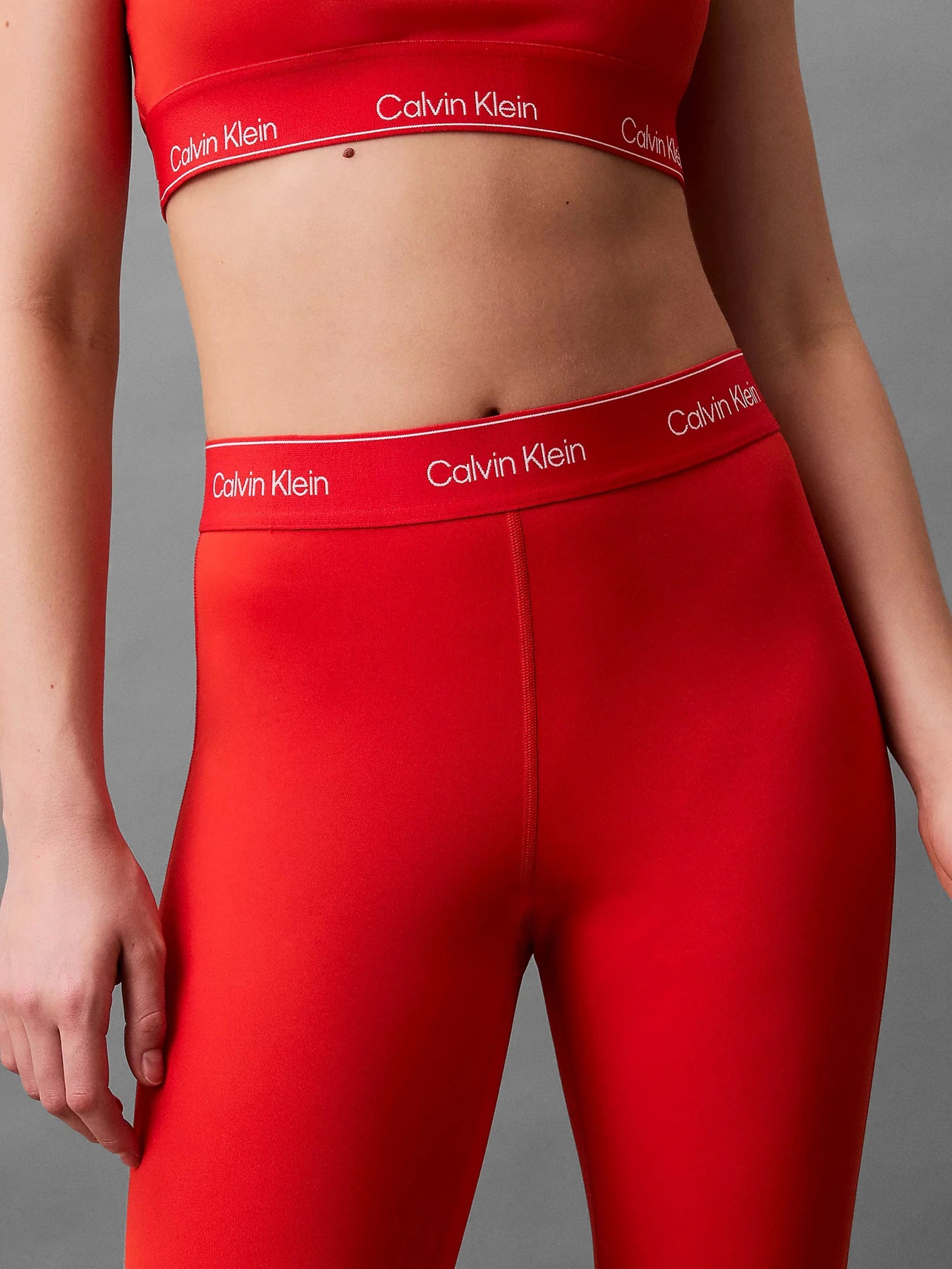 Брюки Calvin Klein модель LVGWS5L609-VO3 Брюки Calvin Klein модель LVGWS5L609-VO3 Фото