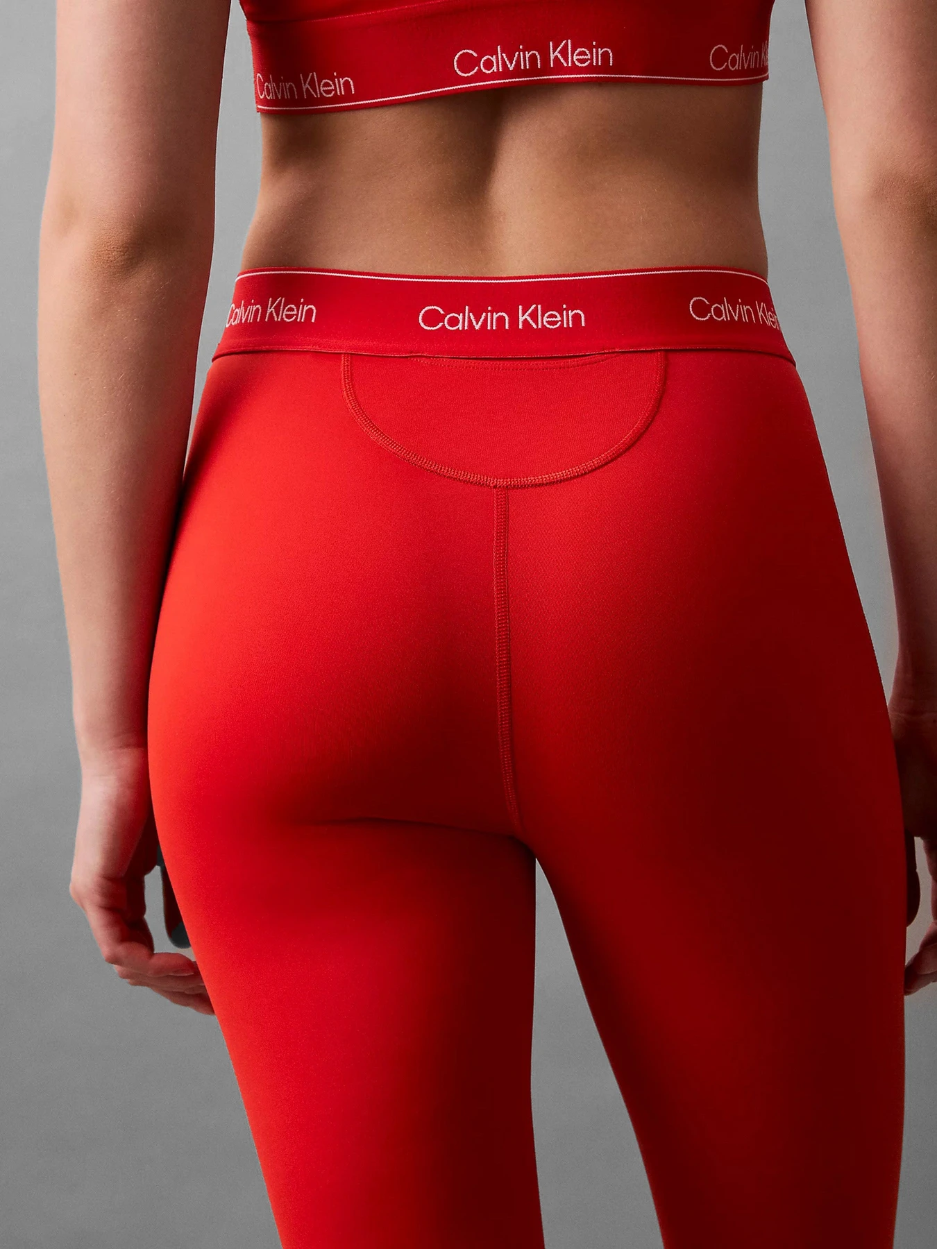 Брюки Calvin Klein модель LVGWS5L609-VO3 Брюки Calvin Klein модель LVGWS5L609-VO3 Фото